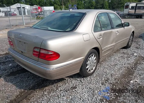 2001 Mercedes-Benz E 320 z USA, uszkodzony, nr VIN WDBJF65J61B180354